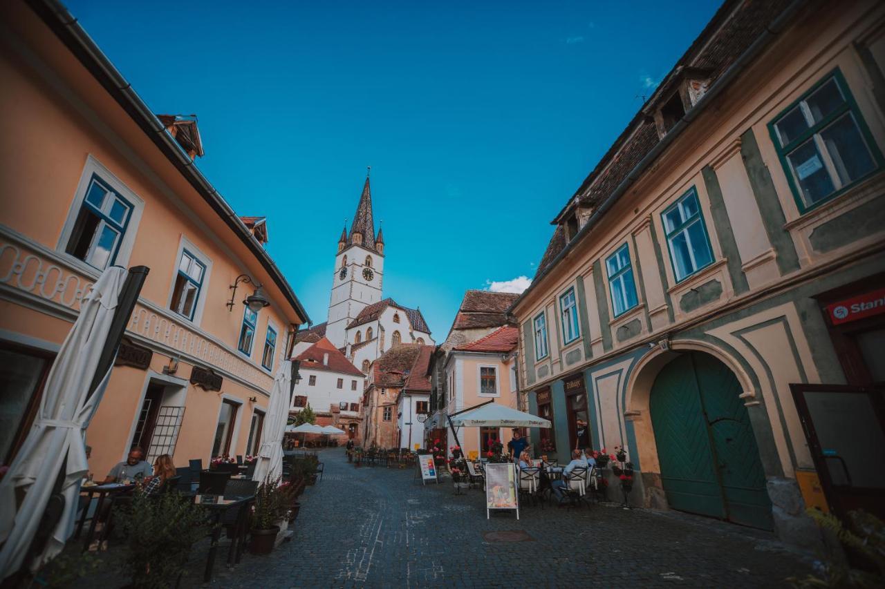 Authentic Old Town Retreat Daire Sibiu Dış mekan fotoğraf